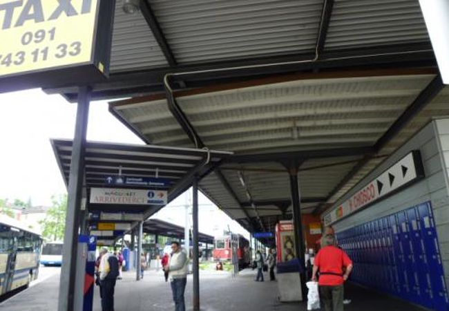 アスコーナ行きのバスは二つのルートあります♪