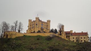 アクセスも良い、ルードヴィッヒが幼少期を過ごした城