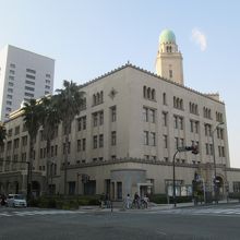 「横浜税関本関」に到着です