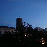 裏手からみる早朝の空