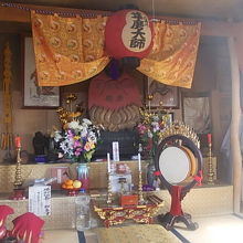 奥のご本尊の様子