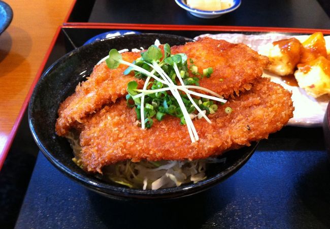 ちょっと高級な姫豚わらじかつ丼