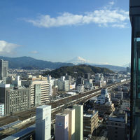 １８階レディースルームの窓から覗き込んだ富士山*＾＾*