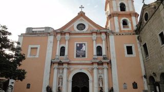 やはり首都マニラの教会ではある