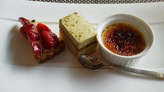 美術館の中にあります