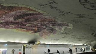 メトロ　クリュニー・ラ・ソルボンヌ駅　クリュニー美術館がすぐそこ