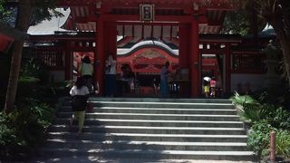 南国チックな神社です