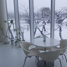 個人的には１Fと２Fの間にあるこちらの席がお気に入り(笑)