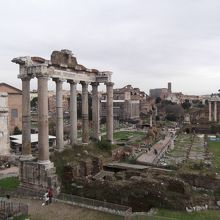 市庁舎の裏から。