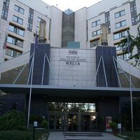 近代的な設備の整った、スパ付き4つ星ホテルです