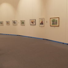 地下ギャラリーでの展覧会の様子