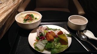 アライバルラウンジはＰＰでは入れませんが、出発フロアのラウンジはＯＫです。