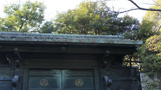 徳川氏友軍家の6人の将軍、5人の正室、5人の側室が眠る