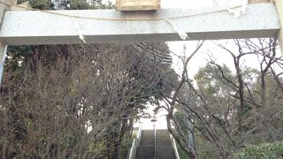 高台にある神社さん!!