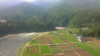 JR中央本線から見下ろせる迫力の渓谷