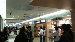 店に入るだけでも行列の人気店