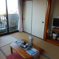 明るくて清潔なお部屋です、鍵もついてます