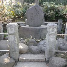 熊次郎が持ち上げた石