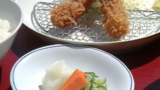 リーズナブルに定食。