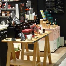 スタイリッシュな店内