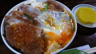 昭和のまんま、松尾食堂でガッツリ丼！