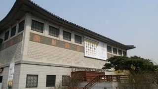 朝鮮王室の文化財が展示されているところ