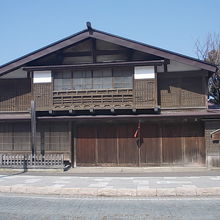 正面から見た様子