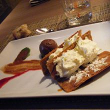 【デザート】ホワイトチョコレートのミルフォイユ