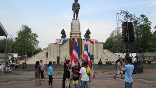 ここだけはデモが続いている