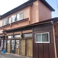 普通の民家のような外観の宿でした