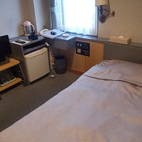 シングル客室内の様子