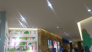 1つ1つの店舗がゆったりとして落ち着いた感じ