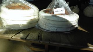 インターチェンジそばで車なら便利