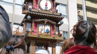 上演を待ちましょう！