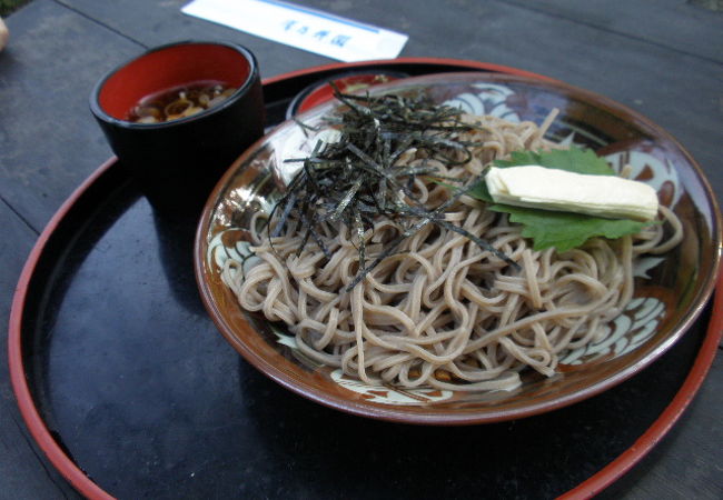 湯葉付きのお蕎麦が美味しい！