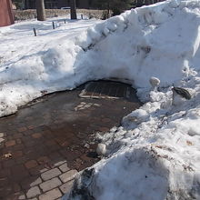 排水溝まで除雪されている箇所付近は、乾くのも早いですね！