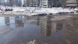 雪解け時期は真ん中を歩かない方が良いかも・・・