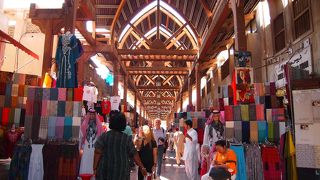 通るだけ、買う気はない