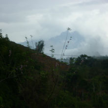 峠の上からと、終盤の舗装路からキナバル山が見れます！