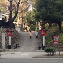 中央公園の一画にあります。