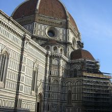 クーポラが特徴的