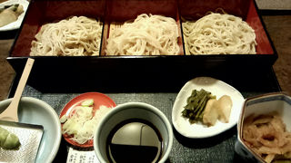 三種の相盛りがおすすめの蕎麦屋さん