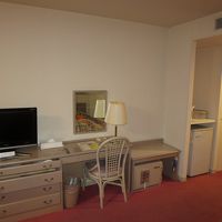 冷蔵庫、金庫、ポット、ドライヤー一通りそろっています。