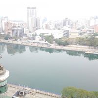 部屋から見た朝の愛河