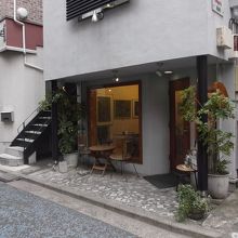 駅近くにはこんな感じ