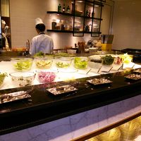 ビュッフェのサラダバー
