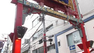 人の往来にぎやかです・・