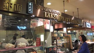 買い物の合間に気軽にシンガポールフードを楽しめる