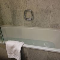 新館のバスタブ