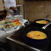 好きな具を選んでオムレツを作ってもらえます。